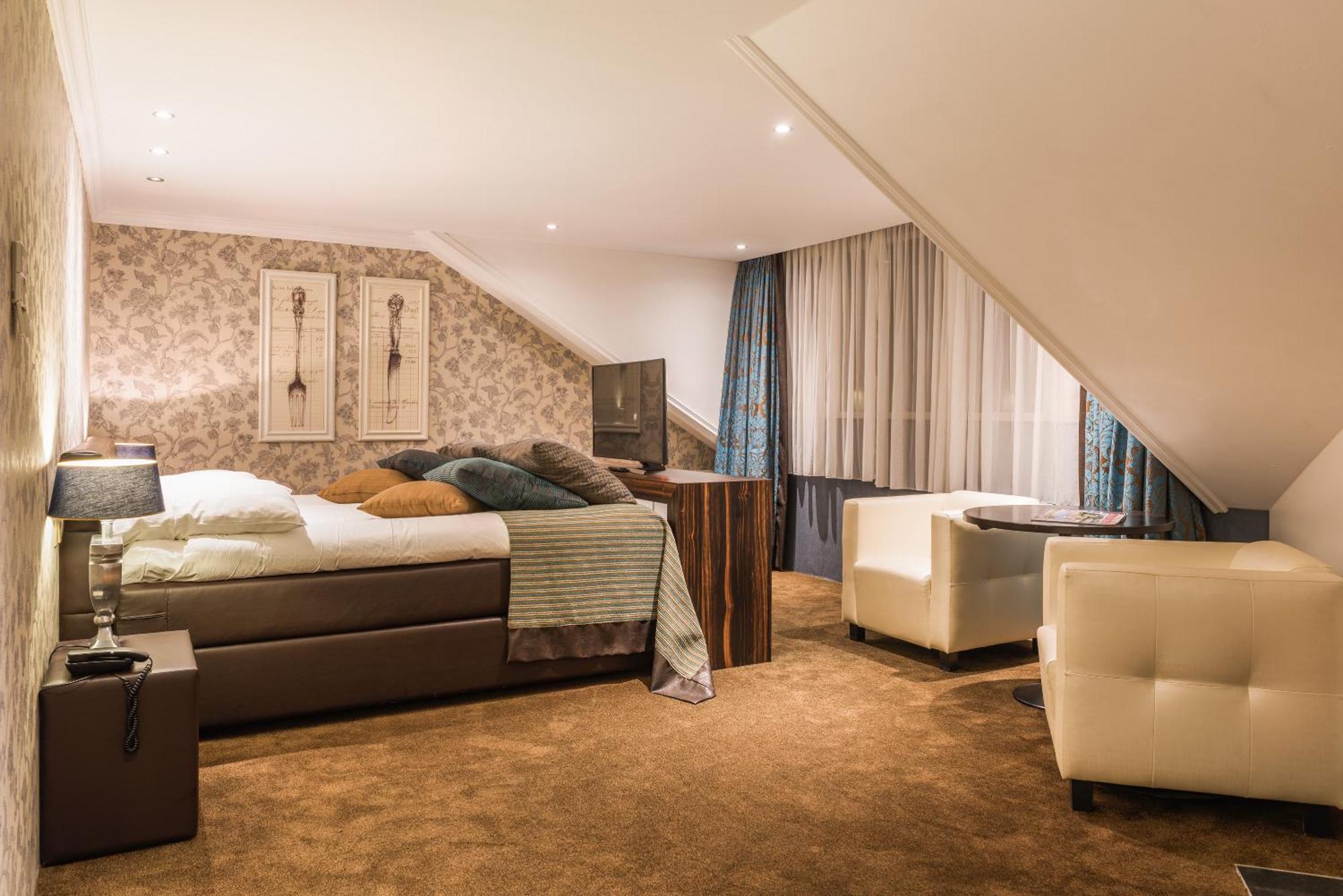 Hotel Der Valk Emmen 4*